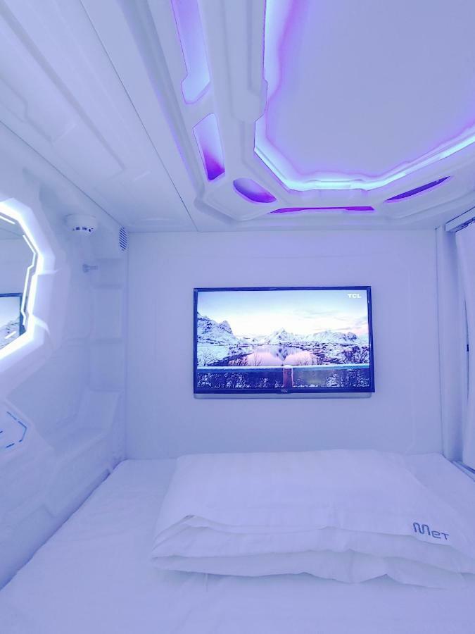 Met A Space Pod @ Asoke Bangkok Extérieur photo
