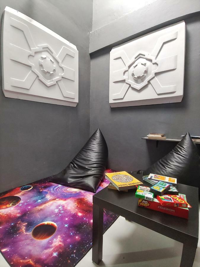 Met A Space Pod @ Asoke Bangkok Extérieur photo